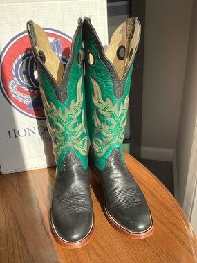 Hondo 10D model #3526 Black Bullhide & 16” Green Embroidered Uppers Cowboy Boots